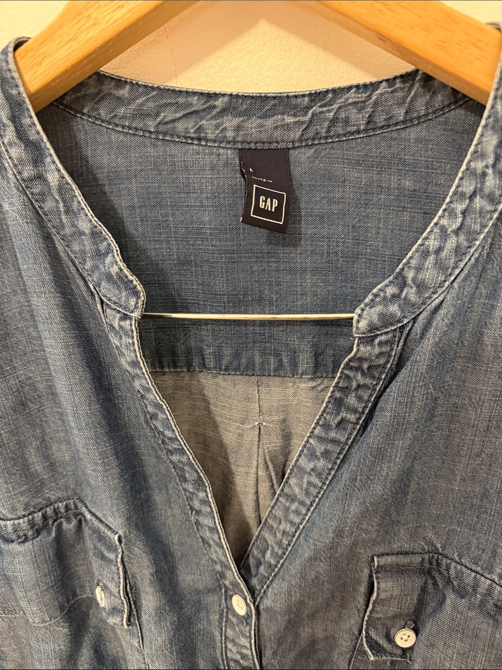 GAP - Picture 2 of 5